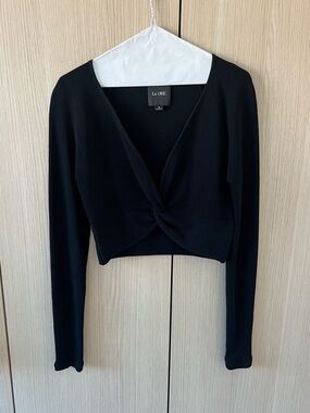 Le ORE Black Twist-Front Long Sleeve Crop Top